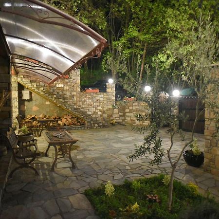 Santa Marina Guesthouse Káto Loutrákion Екстериор снимка