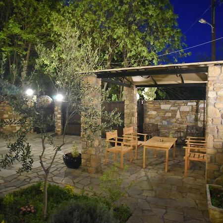 Santa Marina Guesthouse Káto Loutrákion Екстериор снимка