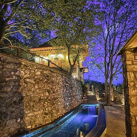 Santa Marina Guesthouse Káto Loutrákion Екстериор снимка