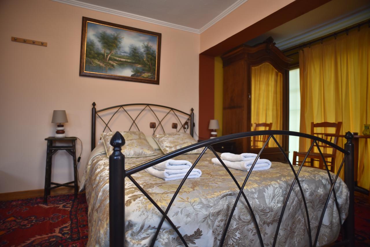 Santa Marina Guesthouse Káto Loutrákion Екстериор снимка