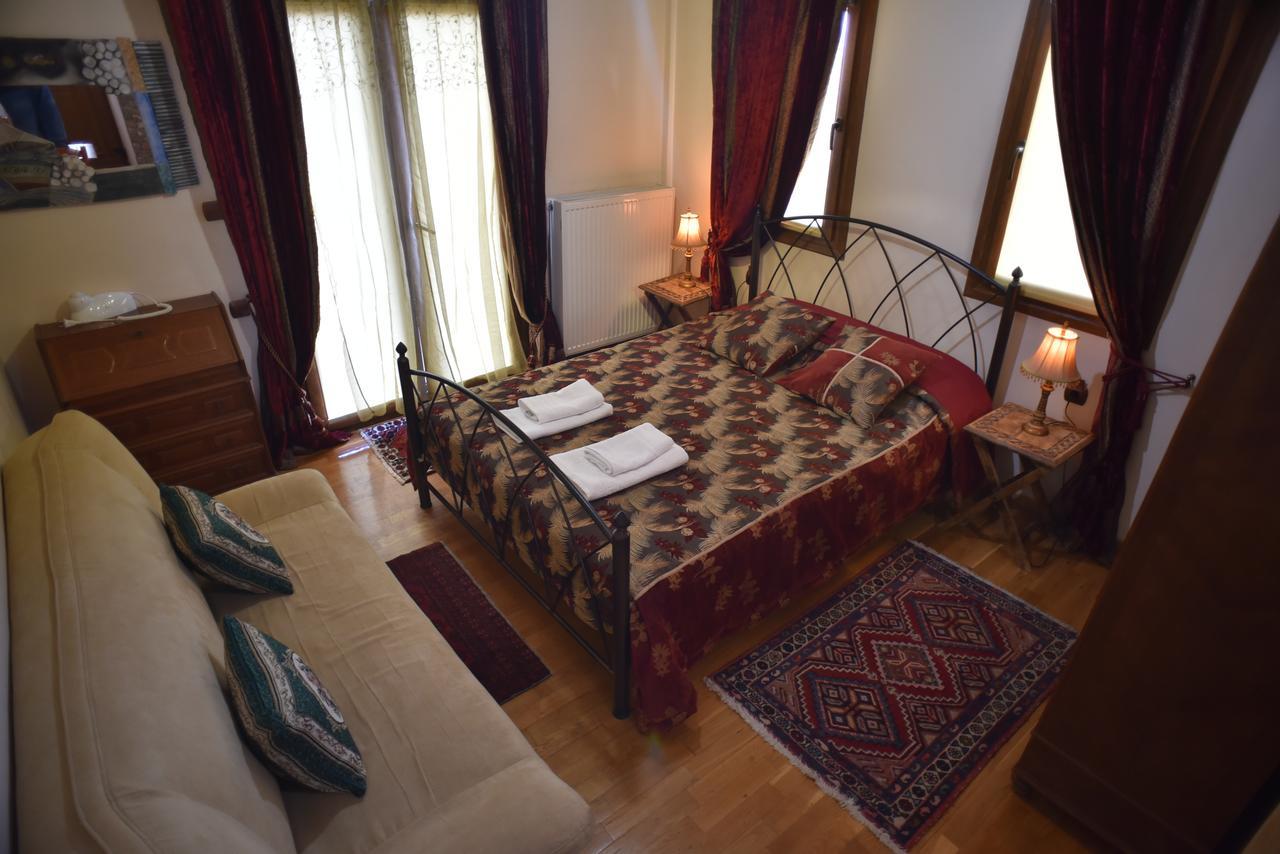 Santa Marina Guesthouse Káto Loutrákion Екстериор снимка