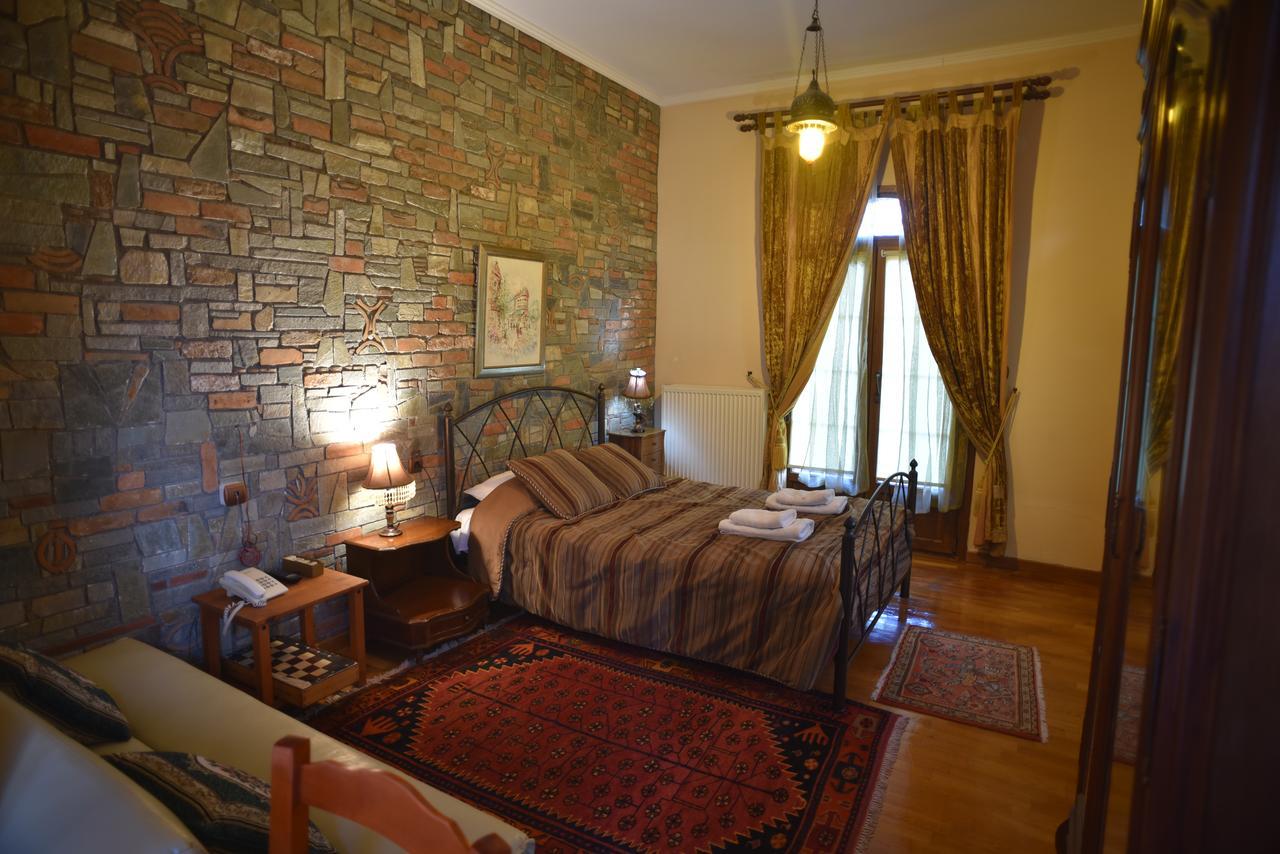 Santa Marina Guesthouse Káto Loutrákion Екстериор снимка