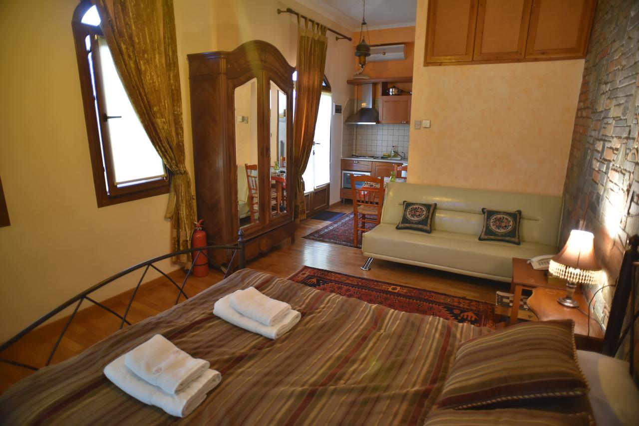 Santa Marina Guesthouse Káto Loutrákion Екстериор снимка