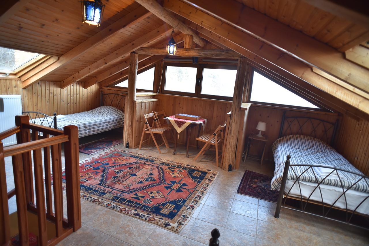 Santa Marina Guesthouse Káto Loutrákion Екстериор снимка