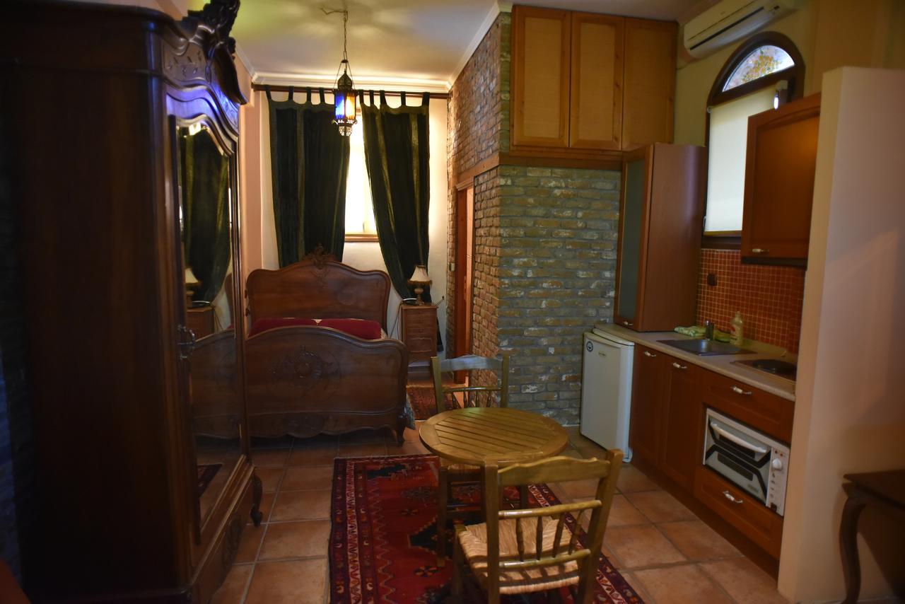 Santa Marina Guesthouse Káto Loutrákion Екстериор снимка