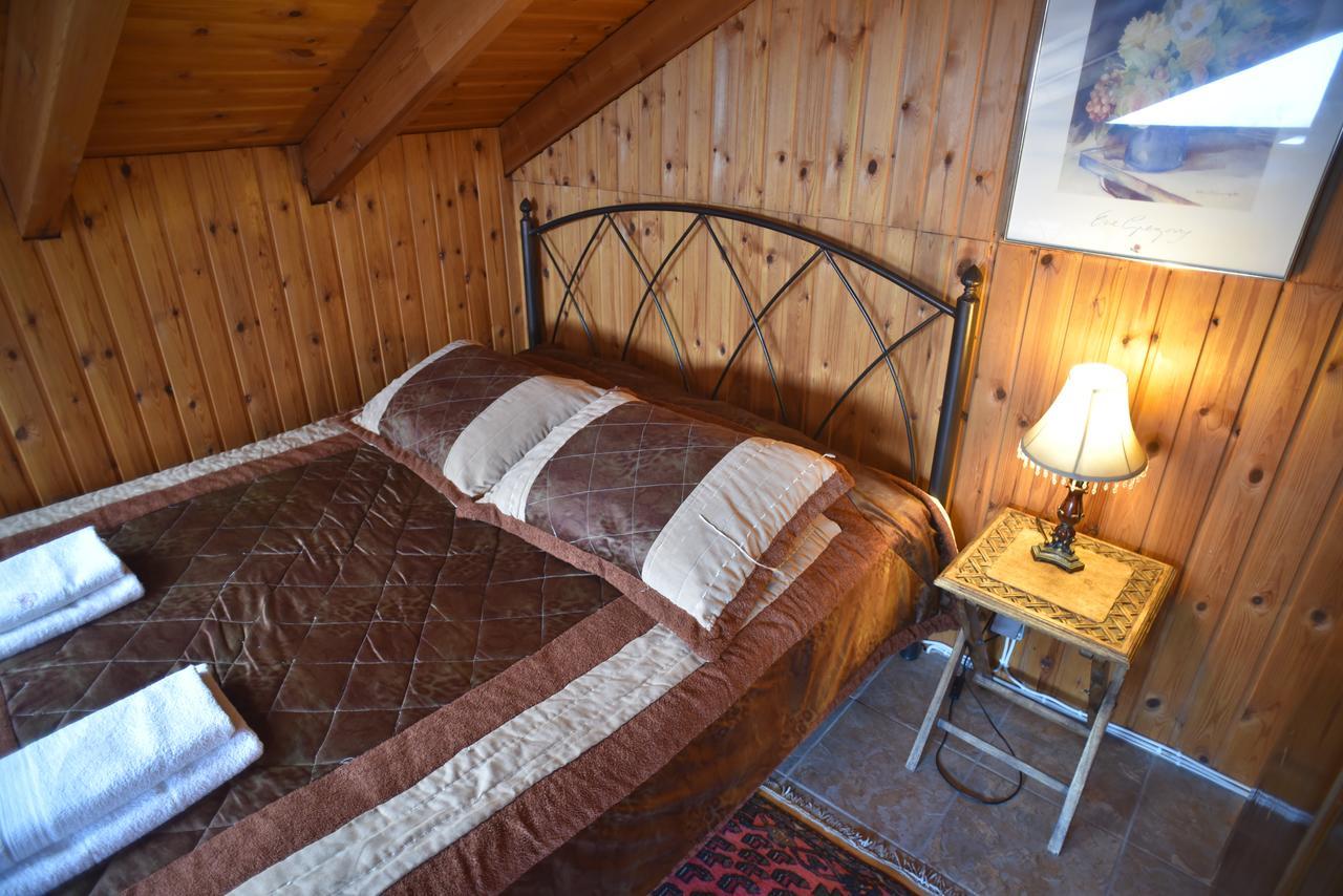 Santa Marina Guesthouse Káto Loutrákion Екстериор снимка