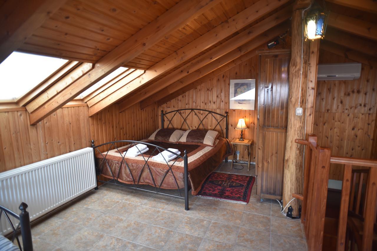 Santa Marina Guesthouse Káto Loutrákion Екстериор снимка