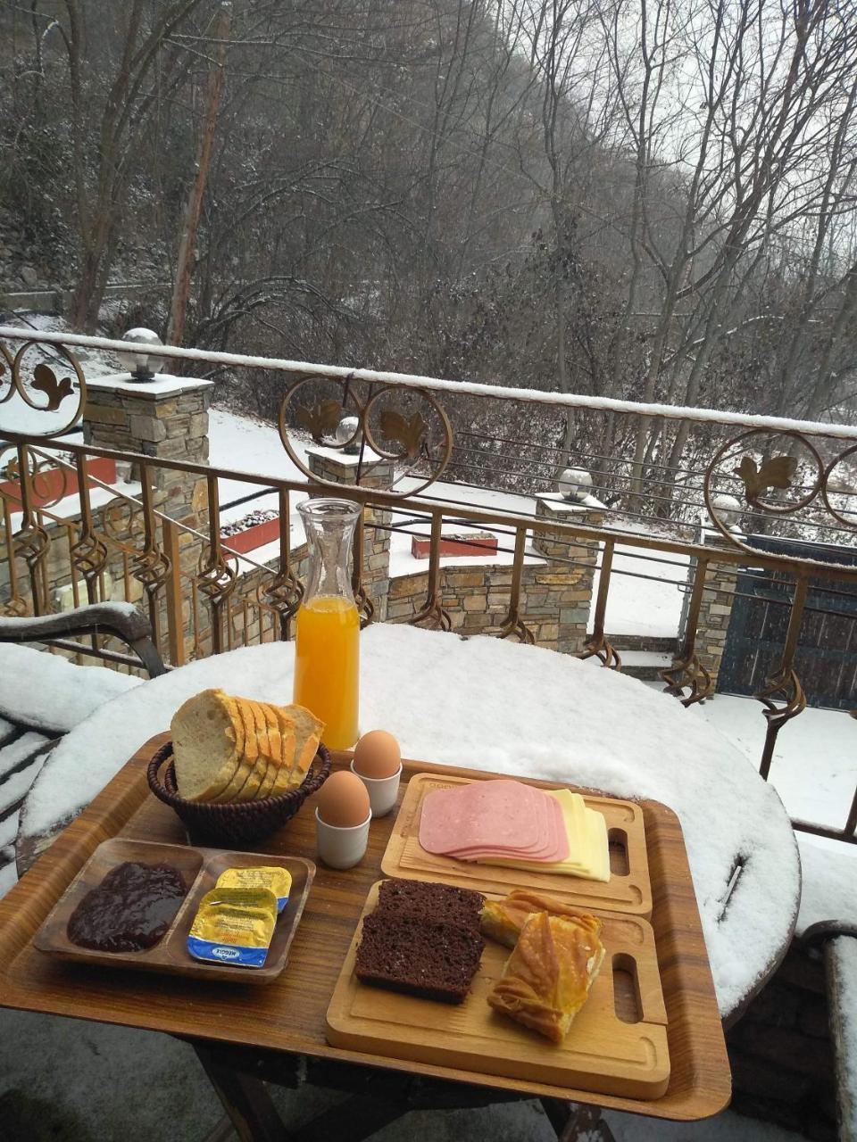 Santa Marina Guesthouse Káto Loutrákion Екстериор снимка