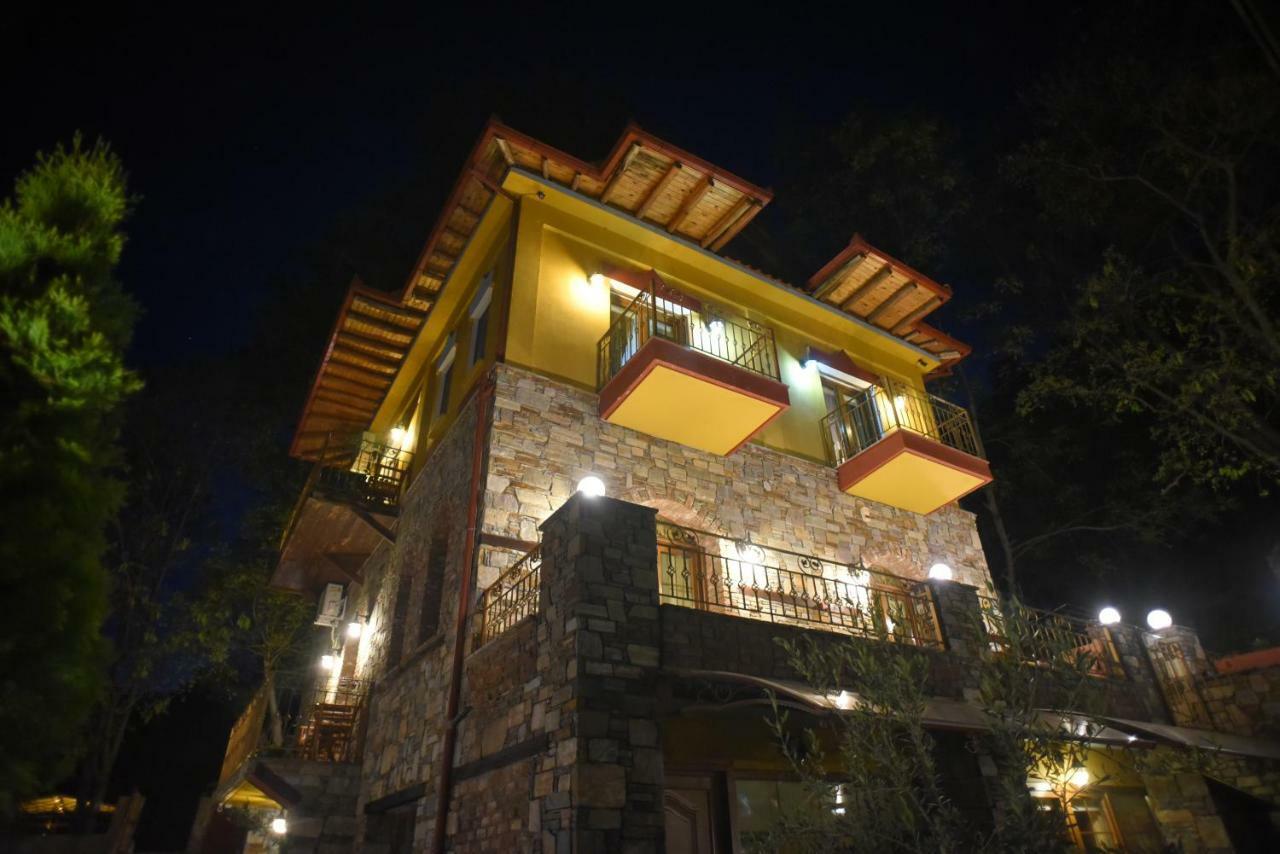 Santa Marina Guesthouse Káto Loutrákion Екстериор снимка