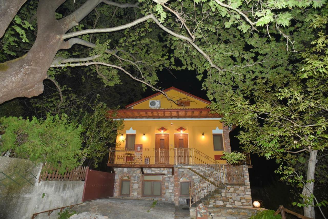 Santa Marina Guesthouse Káto Loutrákion Екстериор снимка