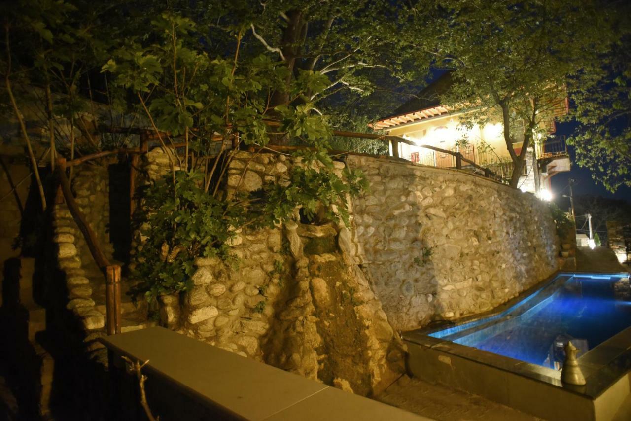 Santa Marina Guesthouse Káto Loutrákion Екстериор снимка