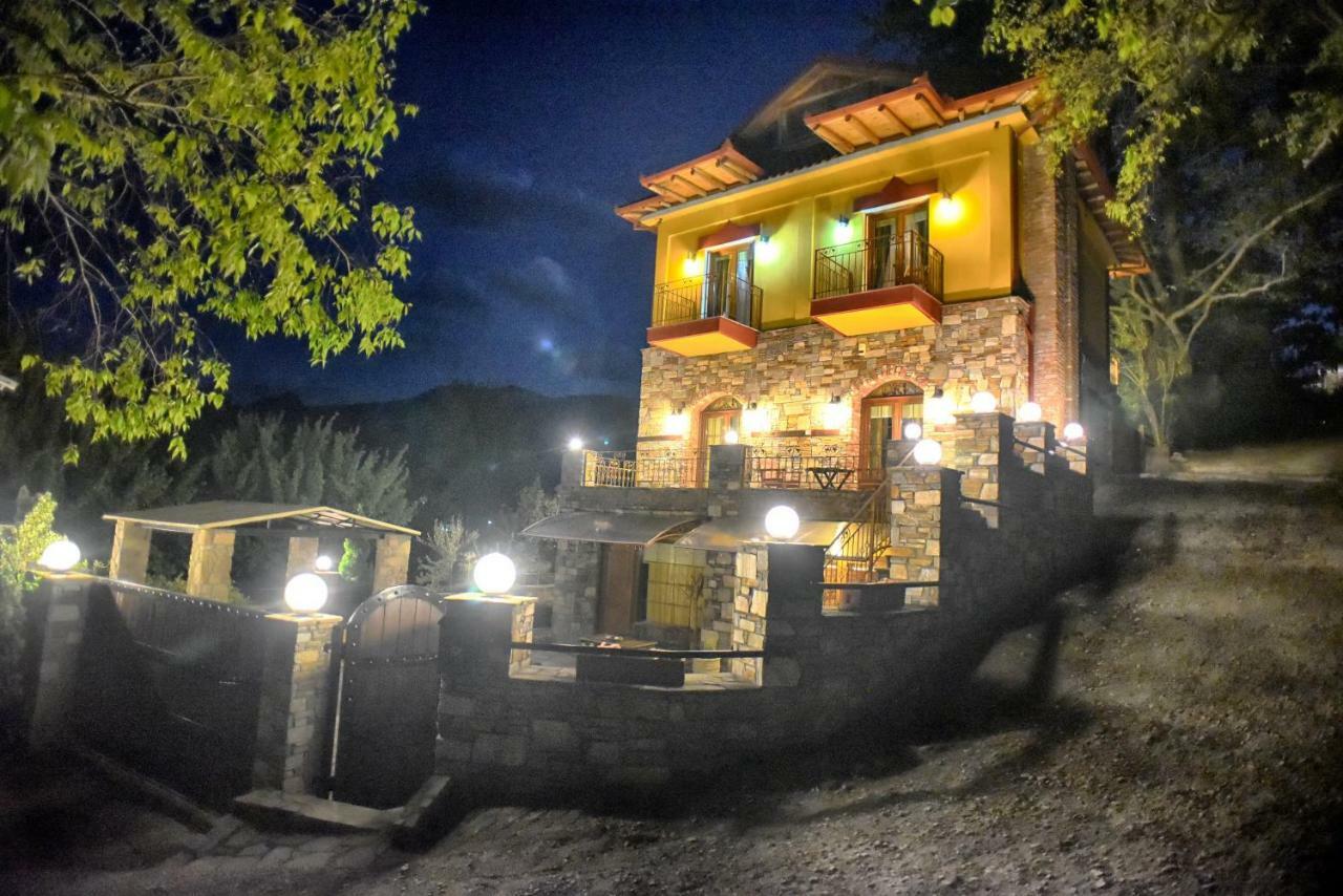 Santa Marina Guesthouse Káto Loutrákion Екстериор снимка