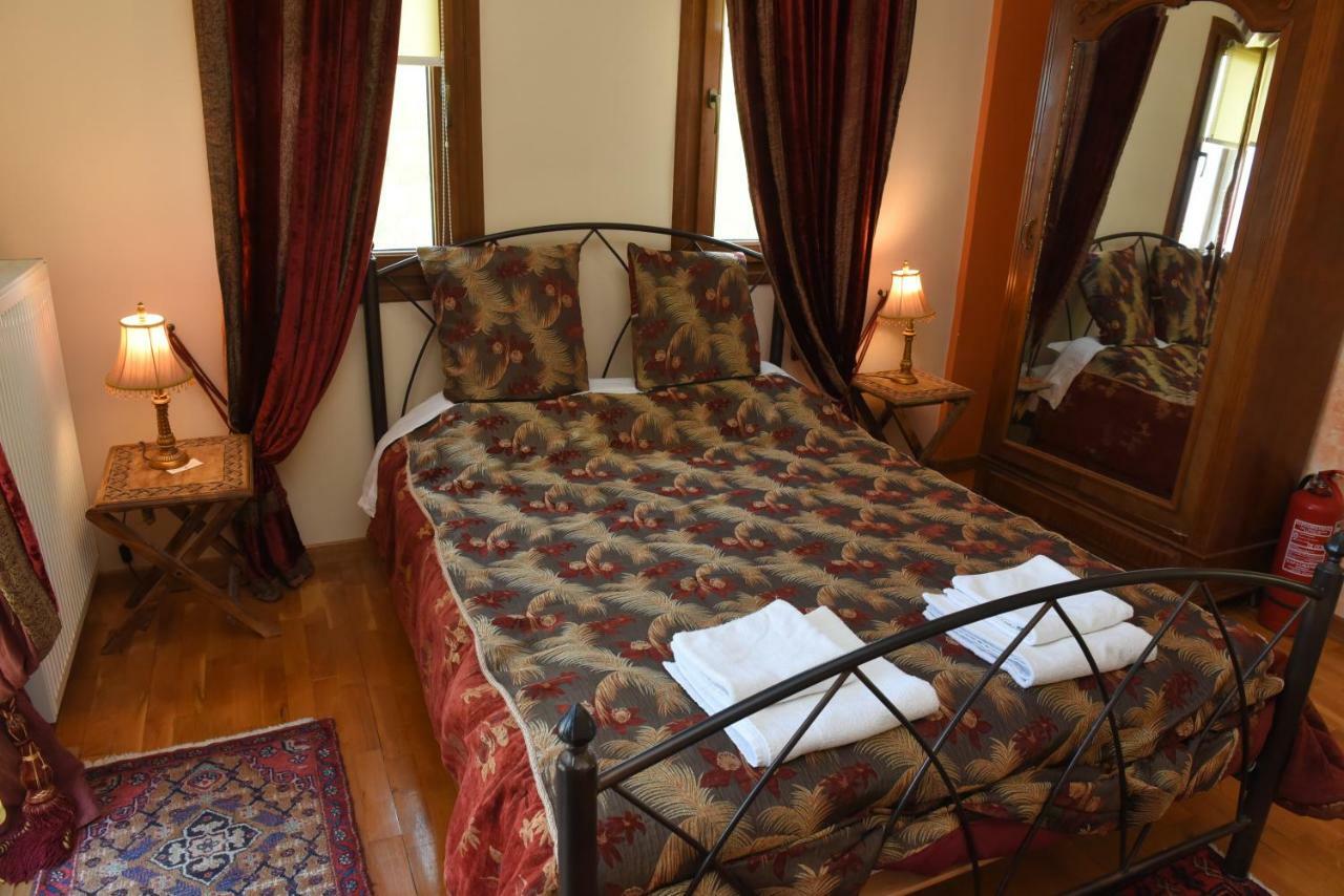 Santa Marina Guesthouse Káto Loutrákion Екстериор снимка