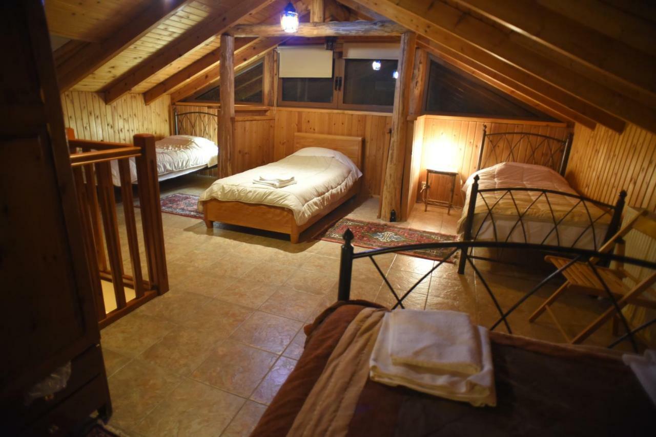 Santa Marina Guesthouse Káto Loutrákion Екстериор снимка