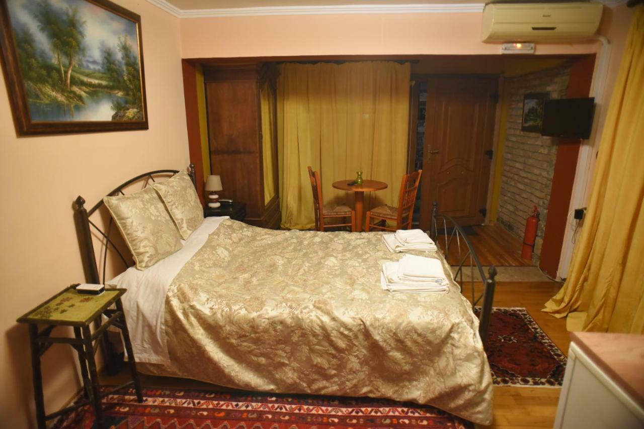 Santa Marina Guesthouse Káto Loutrákion Екстериор снимка