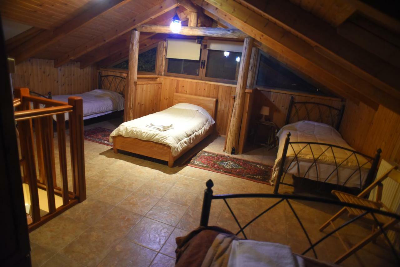 Santa Marina Guesthouse Káto Loutrákion Екстериор снимка